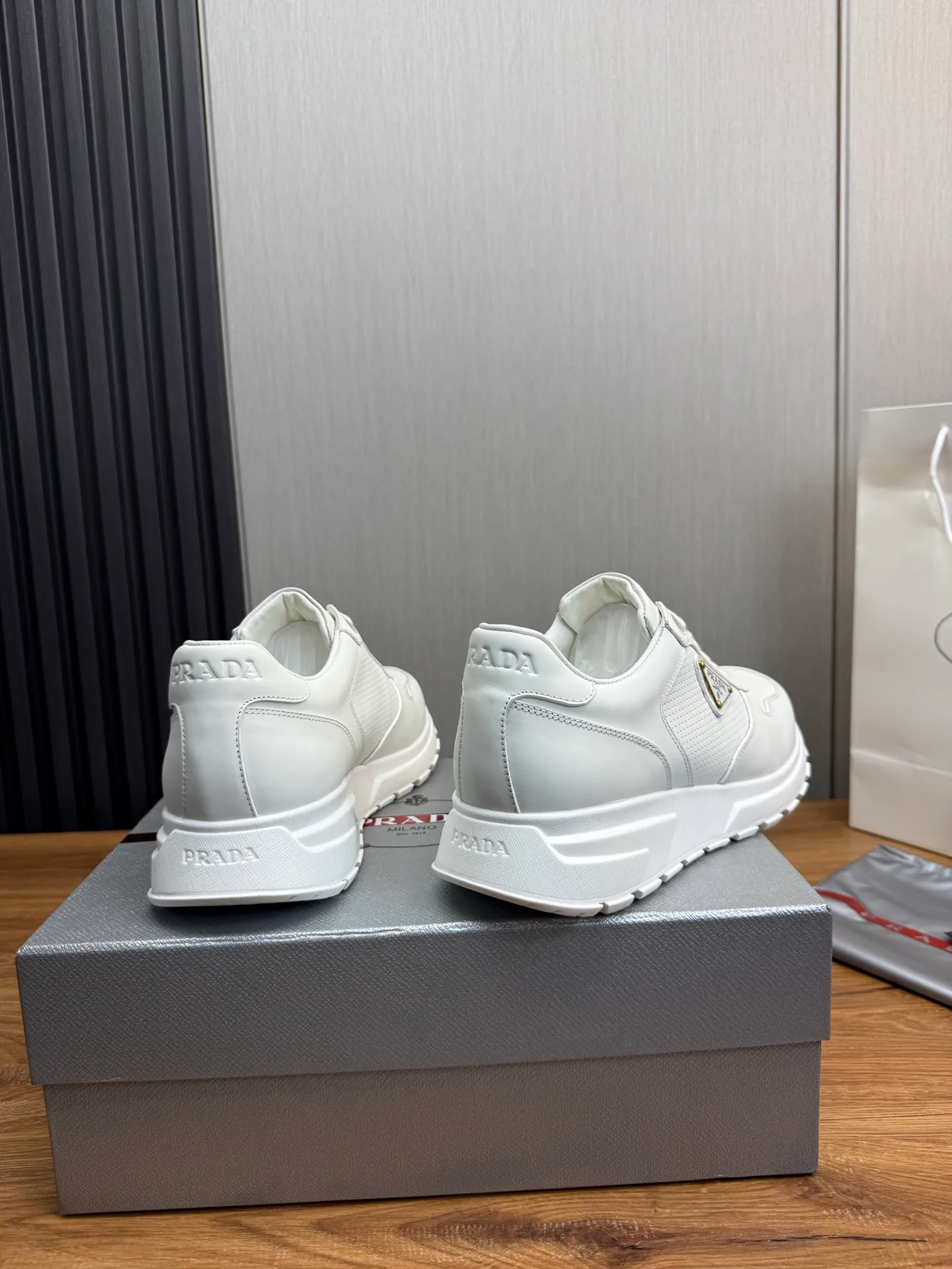 Men's shoes 💰580💰 [PRADA] Men's shoes are popular in the counter, official website is synchronized, 1 high-quality shipment ✔️Original cowhide punching + cowhide lining, 1🆚1 replica, original sole, 38-45 (45 customized, non-refundable)